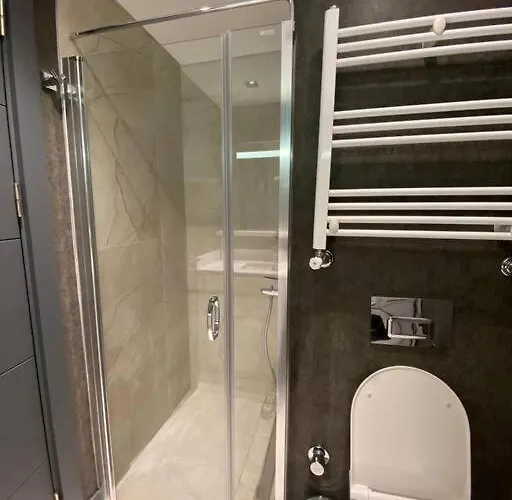 Modern By Siena Apartment *